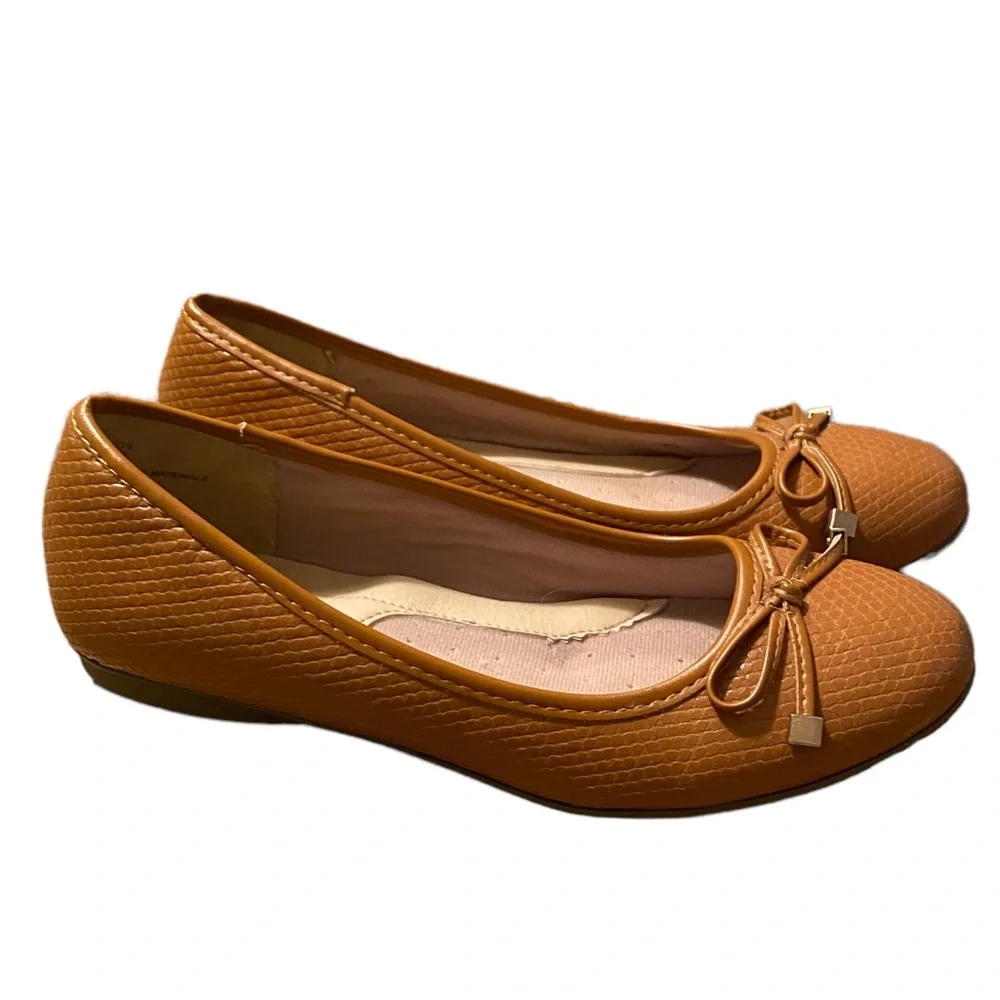 GOLD TOE WARM CARAMEL COMFORT BALLET FLATS SIZE 10M LIKE NEW! FAUX LEATHER FALL